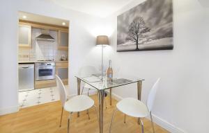 Strand House 21 Night Minimum Stay image two