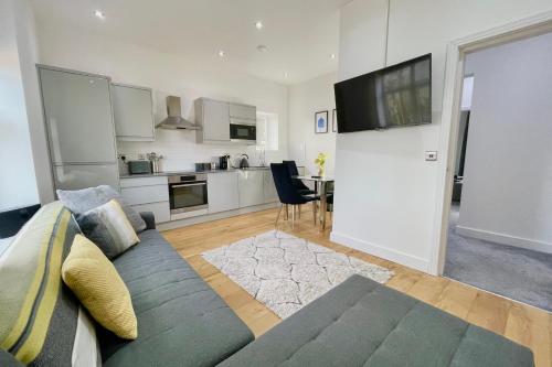 GuestReady - Sleek Stylish Leeds City Apartment Sleep 4 Accommodation image 3 GuestReady - Sleek Stylish Leeds City Apartment Sleep 4 image three