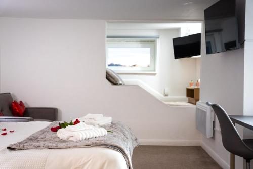 Dealhouse Apartments 1 Accommodation image 3 Dealhouse Apartments 1 image three