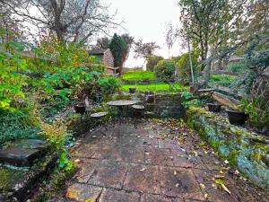 Stunning 2-Bed Cottage in Hebden Bridge Accommodation image 2 Stunning 2-Bed Cottage in Hebden Bridge image two