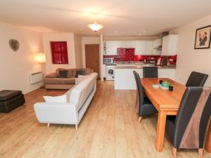 Apartment 1, 19 Cleveland Terrace image two