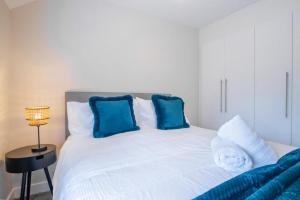 3-Bed, 2 bathroom Detached House Accommodation image 2 3-Bed, 2 bathroom Detached House image two