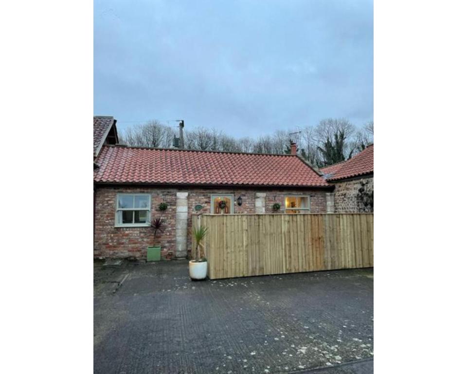 Swallow Cottage image one