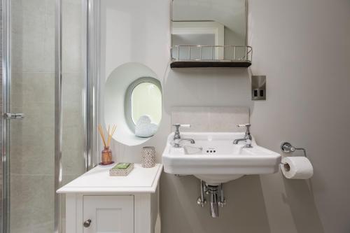 Centrally located Mews House in Pateley Bridge in the heart of the Yorkshire Dales Accommodation image 3 Centrally located Mews House in Pateley Bridge in the heart of the Yorkshire Dales image three