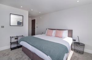 City Apartments - The Old Hotel image two