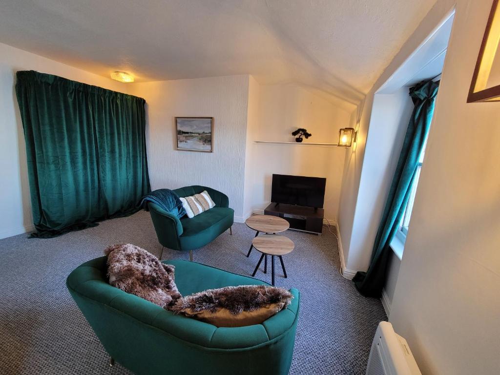 Sea view Penthouse flat 6 with fast WiFi and Free PARKING Accommodation image 1 Sea view Penthouse flat 6 with fast WiFi and Free PARKING image one