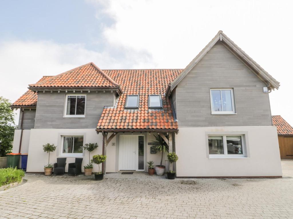 Hilltop House image one