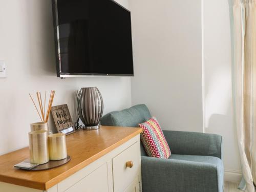 White Rose Cottage, Filey Accommodation image 3 White Rose Cottage, Filey image three