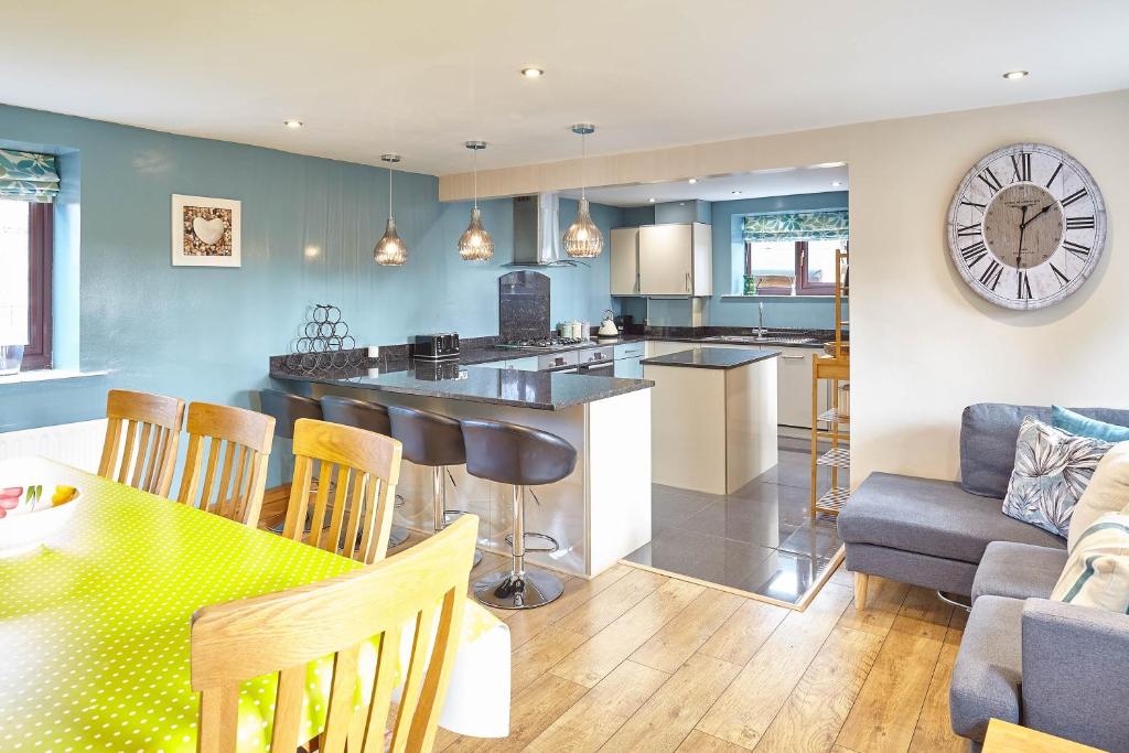 Host & Stay - Larpool Mews Holiday Home Accommodation image 1 Host & Stay - Larpool Mews Holiday Home image one