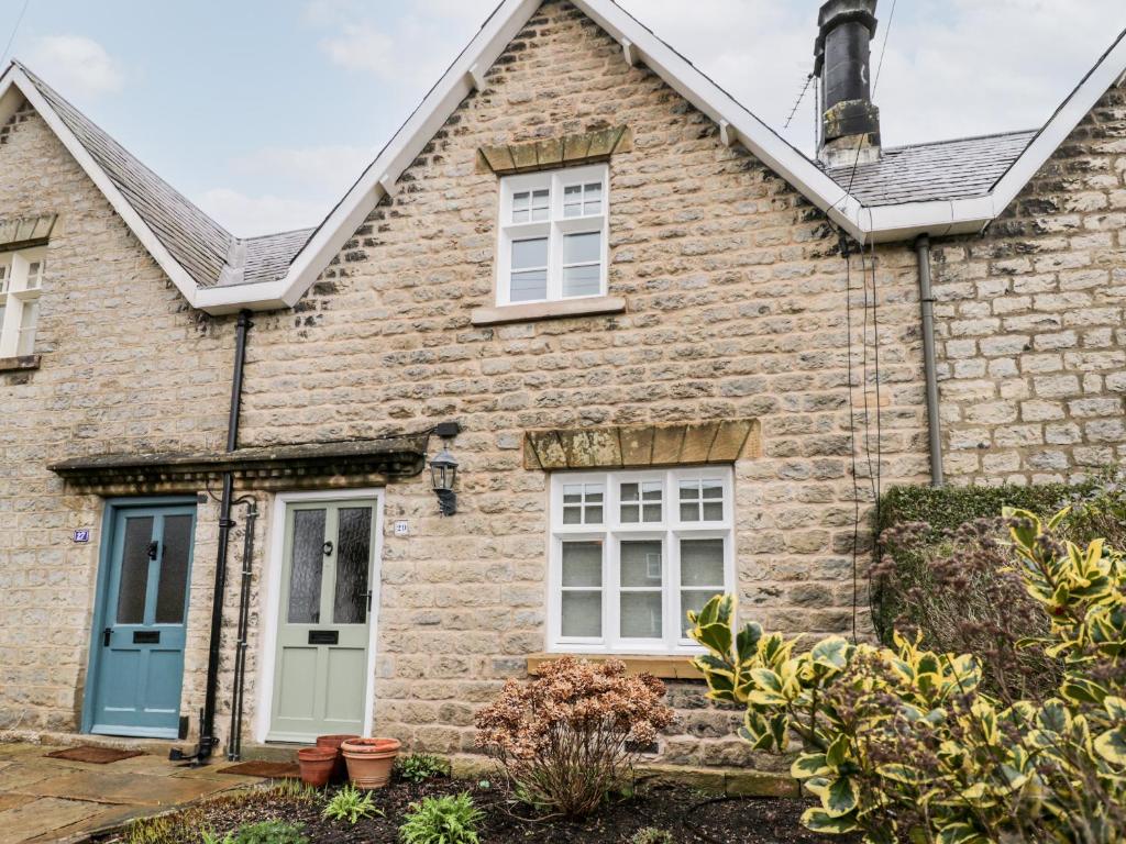 29 Bondgate image one