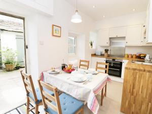 Pony Cube Cottage, Leyburn Accommodation image 2 Pony Cube Cottage, Leyburn image two