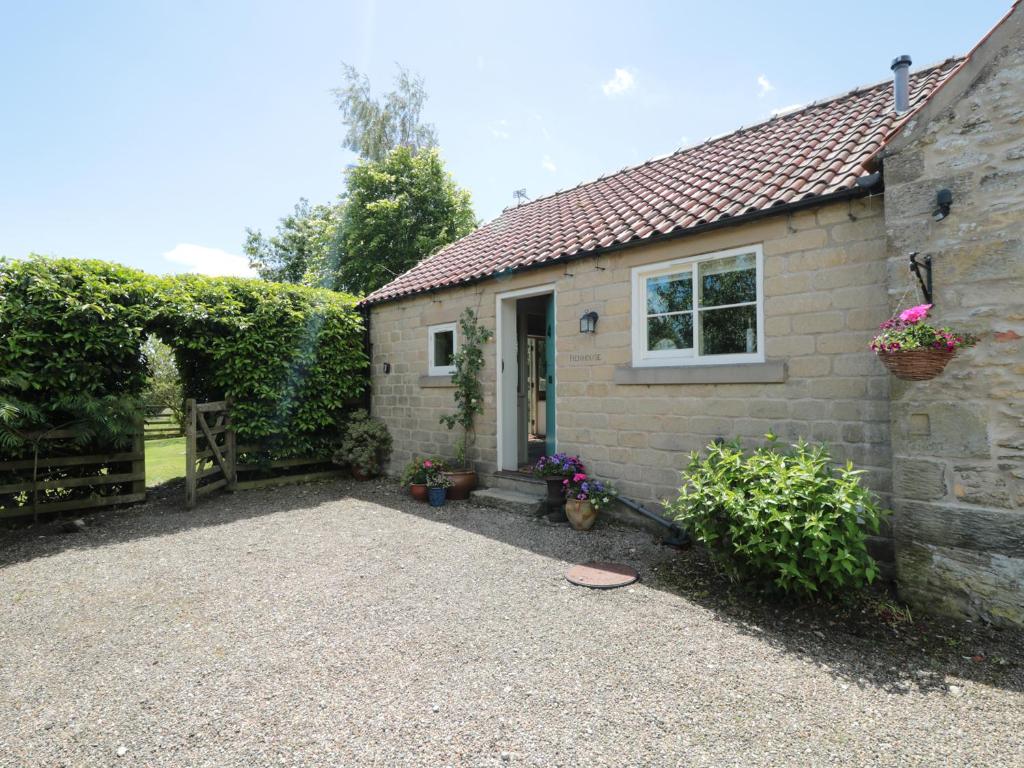 Henhouse Cottage, York image one