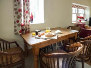 Old Hall Cottage, Settle image two