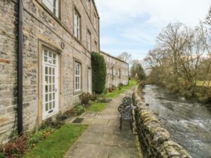 Picture of 2 Riverside Walk