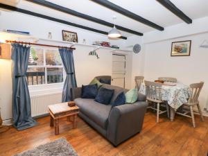 Roseberry Cottage Accommodation image 2 Roseberry Cottage image two