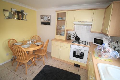 Semi Detached House - Large Enclosed Garden Accommodation image 3 Semi Detached House - Large Enclosed Garden image three