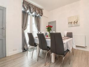 Angel Cottage, Skipton Accommodation image 2 Angel Cottage, Skipton image two