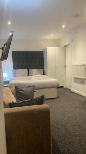 Dealhouse Apartments 11 Accommodation image 2 Dealhouse Apartments 11 image two