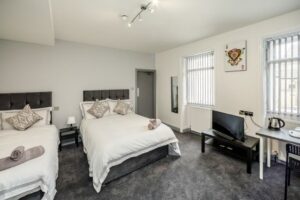 Find Car Parks In Thirsk – Yorkshire Page image 6 Picture of Huddersfield Central Lodge