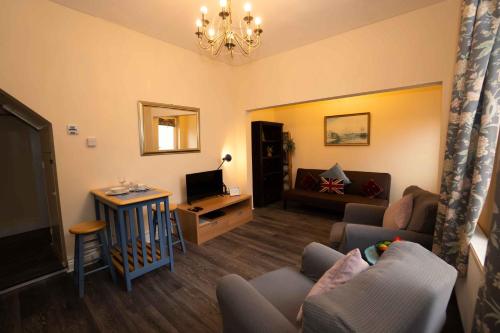 Pass the Keys Beautiful 1bedroom flat, close to the North Bay image three