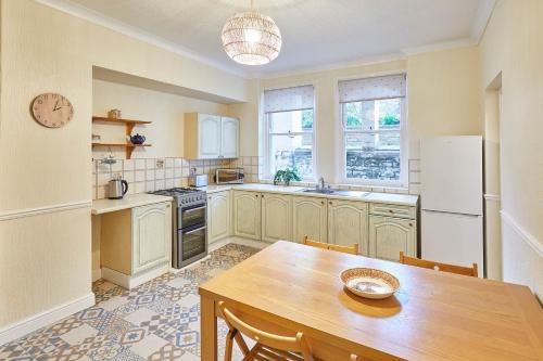 Host & Stay - The Garden Flat image three