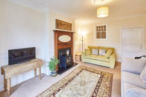 Host & Stay - The Garden Flat image two
