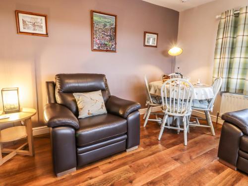 Baywood Cottage, Keighley image three
