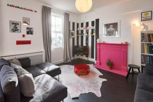 Host & Stay - The Artists Pad Apartment Accommodation image 2 Host & Stay - The Artists Pad Apartment image two