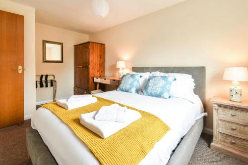 Fewster Apartment - City Centre location with free parking image three