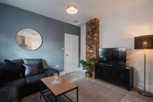 Newly Refurbished Sylish Hull 3 Bed Apartment Accommodation image 2 Newly Refurbished Sylish Hull 3 Bed Apartment image two