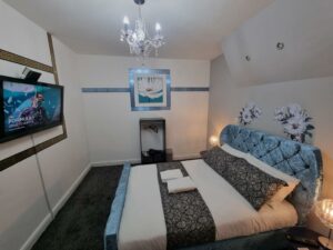 Picture of *** Well equipped home for a relaxing cosy and luxurious fun stay + Free Parking + Free Fast WiFi ***