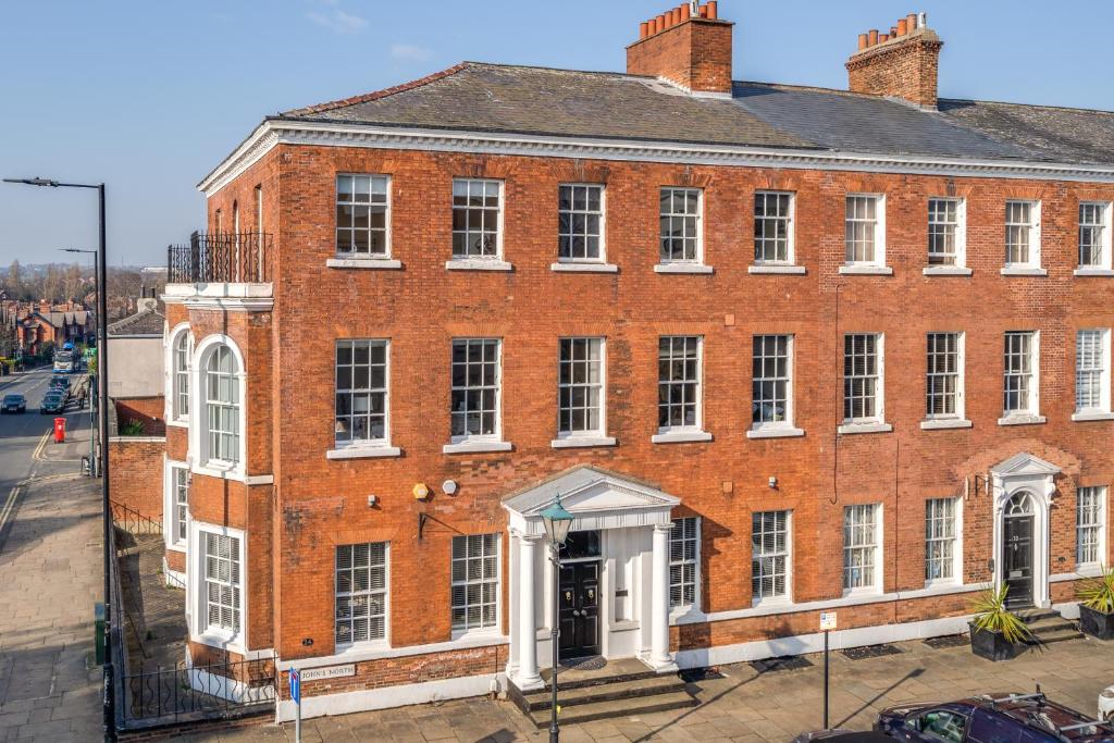 Wakefield Town House Accommodation image 1 Picture of Wakefield Town House