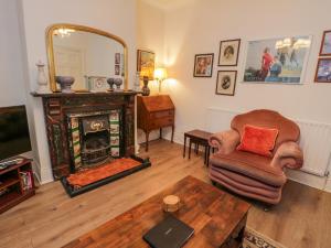 Victoria Cottage, Redcar image two