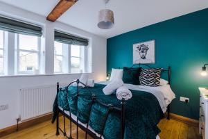 Stunning 3 Bedroom Cottage - Pet Friendly Accommodation image 2 Stunning 3 Bedroom Cottage - Pet Friendly image two