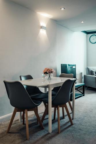 Apartments-DealHouse image three