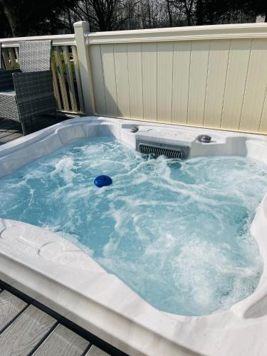 Stone Beck Lodge with Hot Tub Accommodation image 3 Stone Beck Lodge with Hot Tub image three