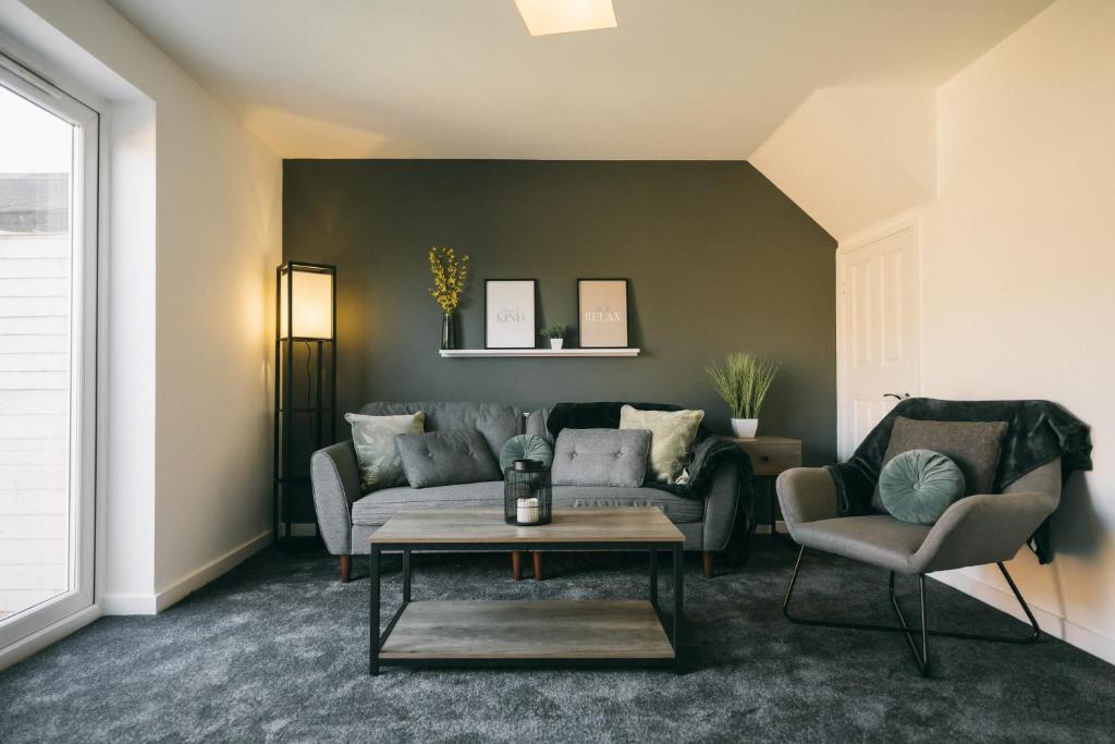 Executive Norton House, Workstays UK image one