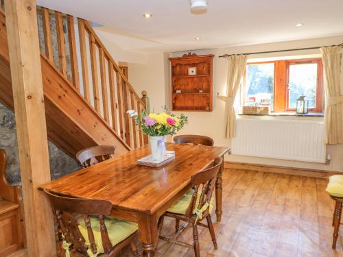 Stables Cottage, Todmorden Accommodation image 3 Stables Cottage, Todmorden image three