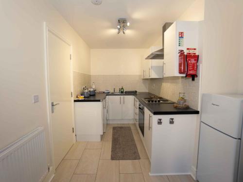 Pass the Keys Newly Renovated Ground Floor 2 Bedroom Apartment Accommodation image 3 Pass the Keys Newly Renovated Ground Floor 2 Bedroom Apartment image three