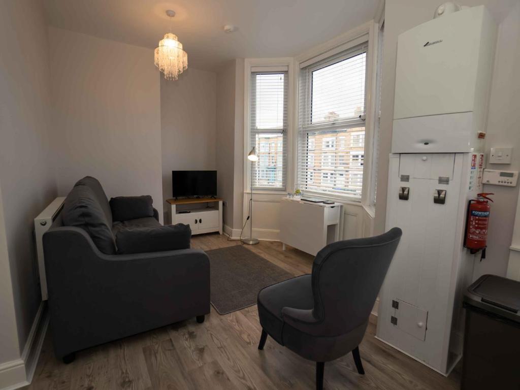 Pass the Keys Newly Renovated 2 Bedroom Apartment and Free Parking Accommodation image 1 Pass the Keys Newly Renovated 2 Bedroom Apartment and Free Parking image one