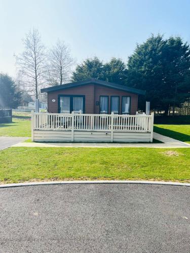 Hawthorne Villa with Hot Tub Accommodation image 1 Hawthorne Villa with Hot Tub image one