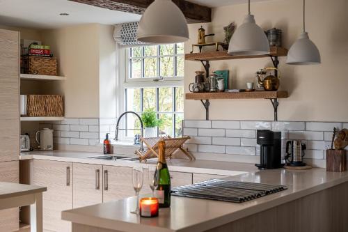Stunning Country Cottage Accommodation image 3 Stunning Country Cottage image three