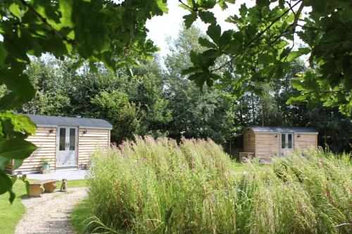 Luxury Shepherds Hut - The Sweet Pea by the lake Accommodation image 3 Luxury Shepherds Hut - The Sweet Pea by the lake image three