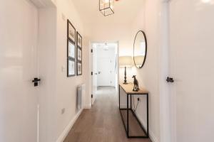 NEW Sleek & Stylish 2BD Flat - Heart of Haworth Accommodation image 2 NEW Sleek & Stylish 2BD Flat - Heart of Haworth image two