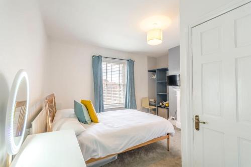Minster Hub - 2 Min Walk 2 Minster! Accommodation image 3 Minster Hub - 2 Min Walk 2 Minster! image three