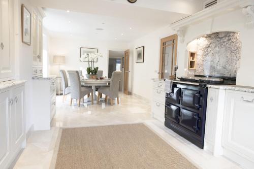 Roundhill Estate Accommodation image 3 Roundhill Estate image three