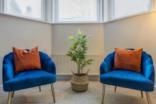 Luxury 2 Bed Garden Apartment With Parking Accommodation image 3 Luxury 2 Bed Garden Apartment With Parking image three