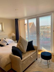 Room on the Ropery- With Free Parking Accommodation image 1 Room on the Ropery- With Free Parking image one