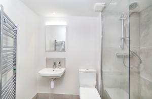 City Apartments - The Hole in the Wall Accommodation image 2 City Apartments - The Hole in the Wall image two