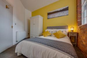 Lovely, Central, 1 Bed Apartment (Sleeps 4) with Free Parking Accommodation image 2 Lovely, Central, 1 Bed Apartment (Sleeps 4) with Free Parking image two